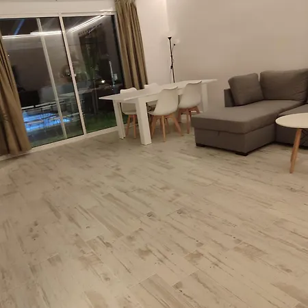 Villa Lujosa Con Spa, Piscina Y Sala De Juegos Privados